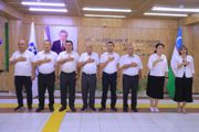 Ish kuni Davlat madhiyasini birgalikda ijro etish bilan boshlandi