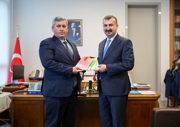 Buxoro davlat pedagogika instituti rektori Bahodir Ma’murov Anqara shahridagi Türk Dili Kurumu (TDK) boshligʻi oʻrinbosari Harun Shahin bilan uchrashdi