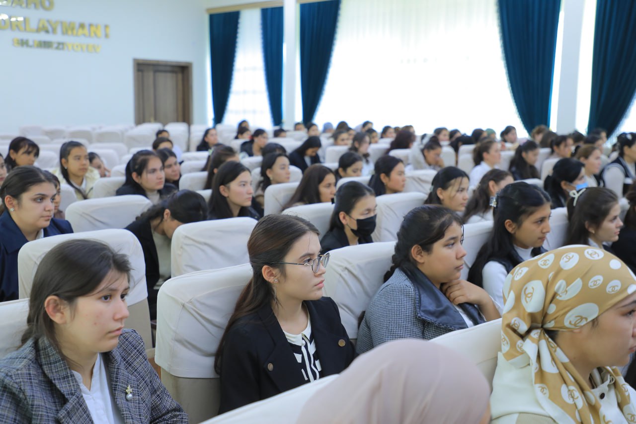 Buxoro davlat pedagogika institutida “Kelajak soati” darsi