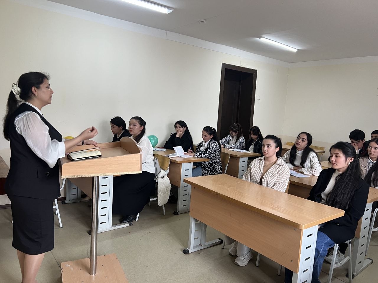 Buxoro davlat pedagogika instituti psixologi Sh.Zuxurova hamda fakultet tyutori M.O.Olimov tomonidan o‘zlariga biriktirilgan guruhlarda mazmunli va samarali psixologik trening darslari tashkil etildi.