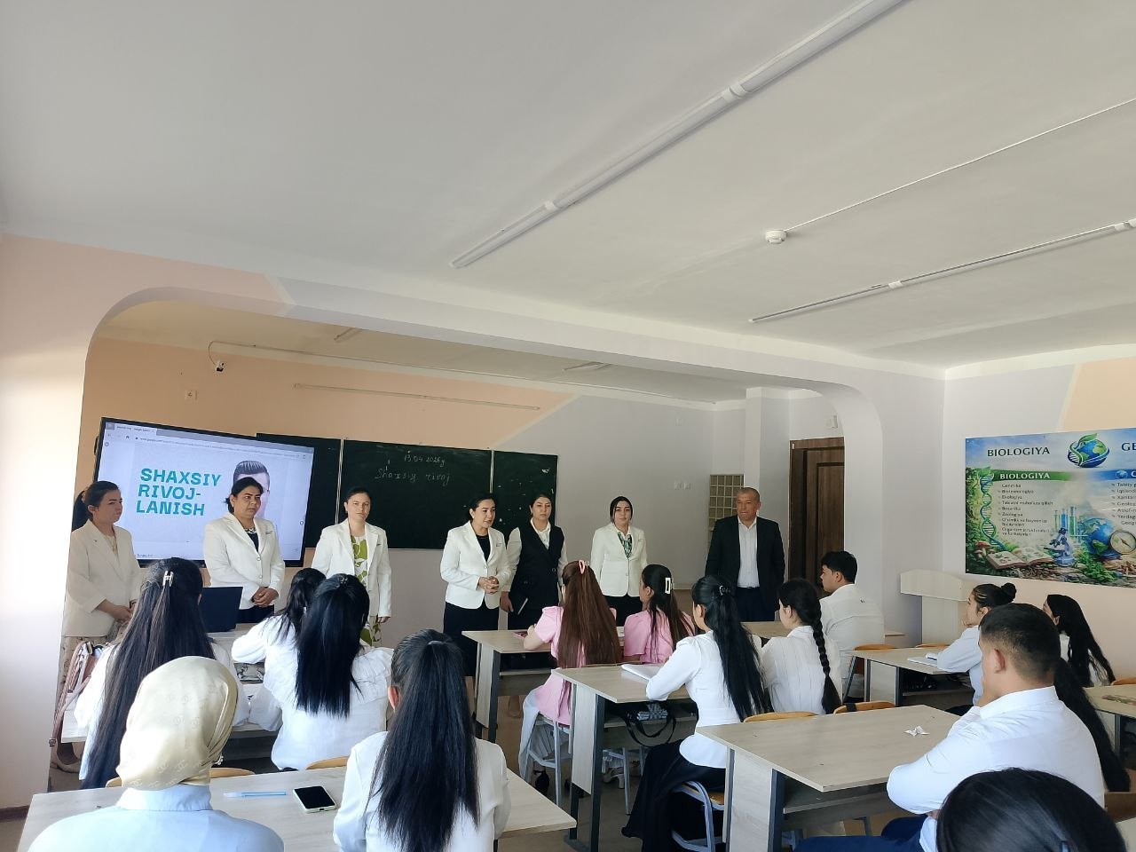 Buxoro davlat pedagogika instituti Aniq va tabiiy fanlar fakulteti tyutorlari hamda institut psixologi Sh.B. Zuxurova, shuningdek institut xotin-qizlar kengashi raisi V.I. Sa'dullayeva hamkorligida “S