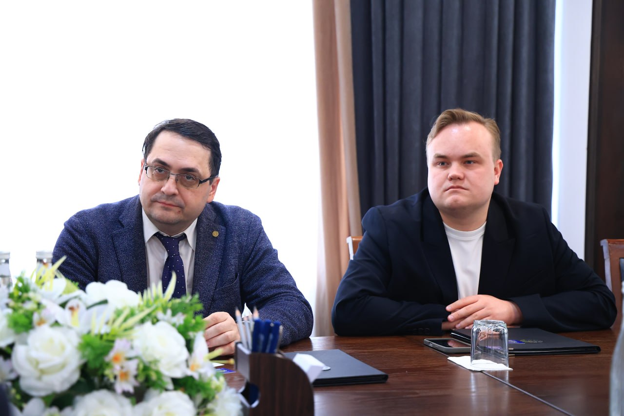 Tashrif doirasida Ural federal universiteti vakillari, E.E.Simanyuk boshchiligidagi delegatsiya Buxoro davlat pedagogika instituti rektori Bahodir Ma’murov bilan uchrashdi.