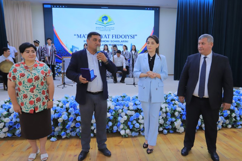 Buxoro davlat pedagogika instituti professori "Ma'naviyat fidoyisi" ko'krak nishoni bilan taqdirlandi