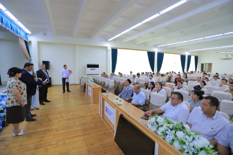 Buxoro davlat pedagogika instituti professori "Ma'naviyat fidoyisi" ko'krak nishoni bilan taqdirlandi