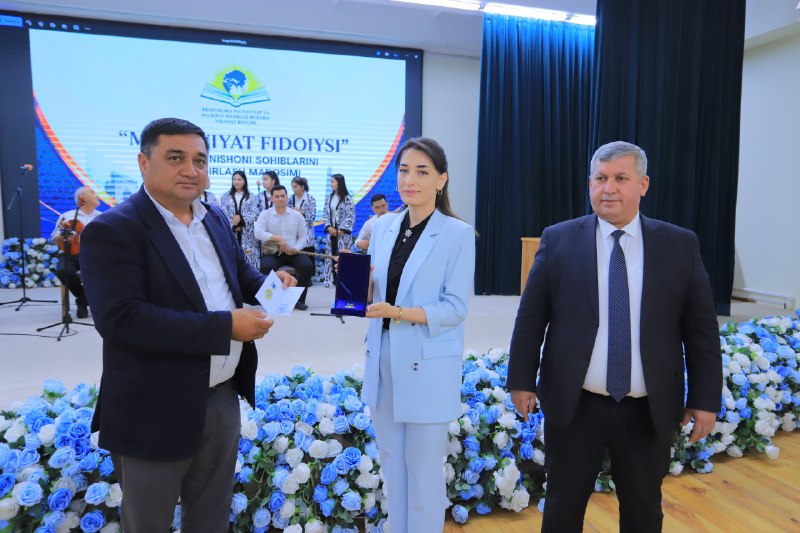 Buxoro davlat pedagogika instituti professori "Ma'naviyat fidoyisi" ko'krak nishoni bilan taqdirlandi