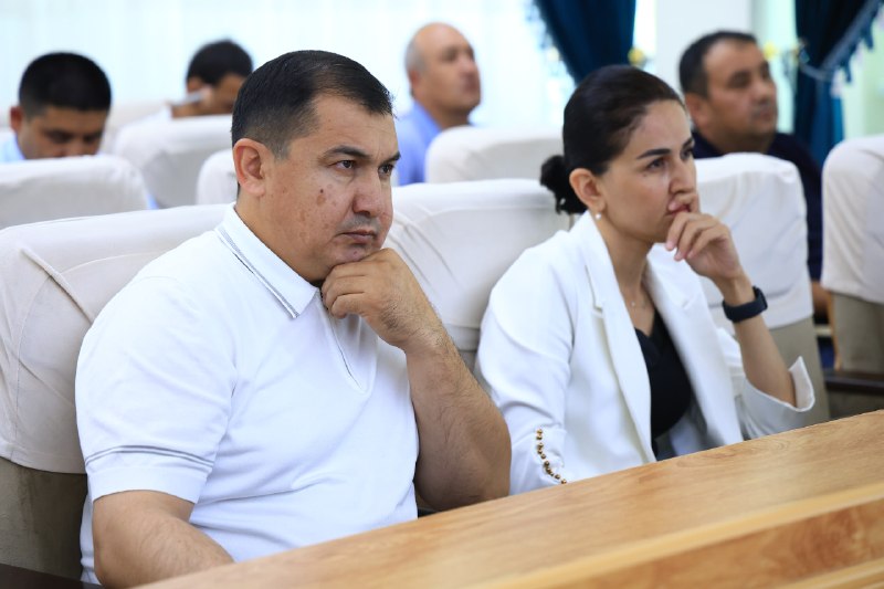 Bitiruvchi talabalar bilan ochiq muloqot o'tkazildi