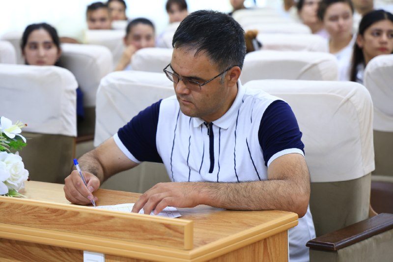 Bitiruvchi talabalar bilan ochiq muloqot o'tkazildi