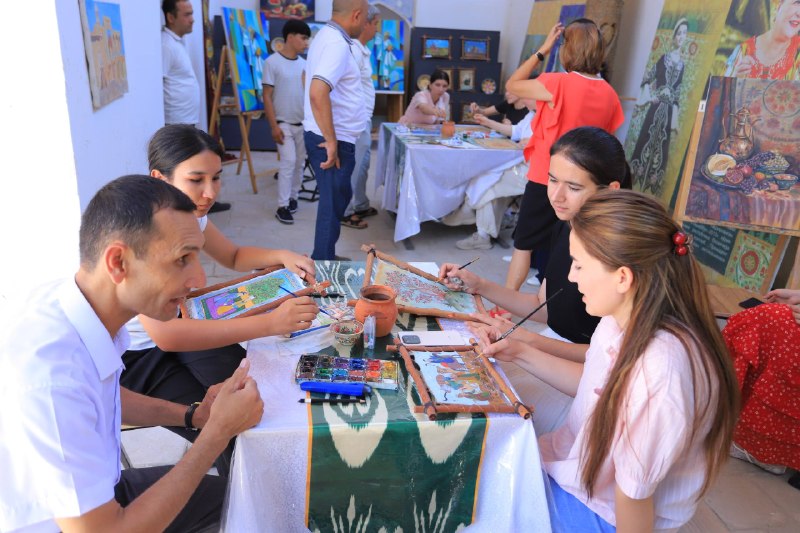 Milliy san'atni o'rganishga bag'ishlangan yozgi maktab boshlandi