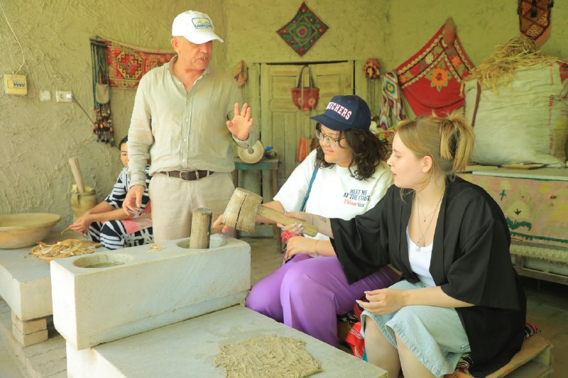 Milliy san'at sirlari sari yana bir qadam — yozgi maktabning ikkinchi haftasi boshlandi