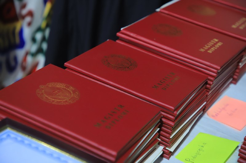 Institutda magistratura bosqichini muvaffaqiyatli tamomlagan 216 nafar bitiruvchiga diplomlarni tantanali topshirish marosimi bo‘lib o‘tdi.