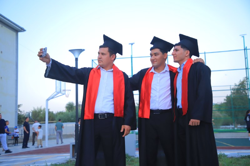 Institutda magistratura bosqichini muvaffaqiyatli tamomlagan 216 nafar bitiruvchiga diplomlarni tantanali topshirish marosimi bo‘lib o‘tdi.